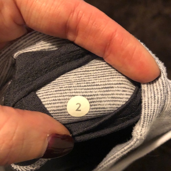 Lululemon Crops - Picture 3 of 4